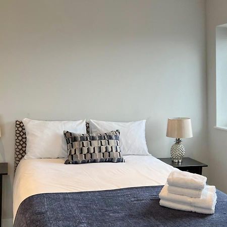 פטרבורו Geneva House Apartments By Elegance Living מראה חיצוני תמונה